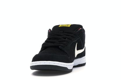 Nike SB Dunk Low Firecracker