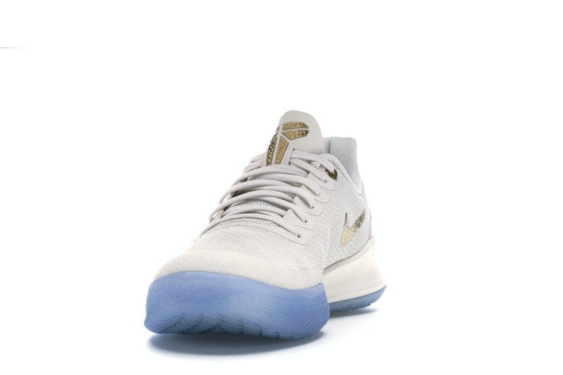 Nike Mamba Focus Metallic Gold