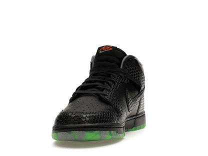 Nike Dunk Mid Premium Halloween Headless Horseman