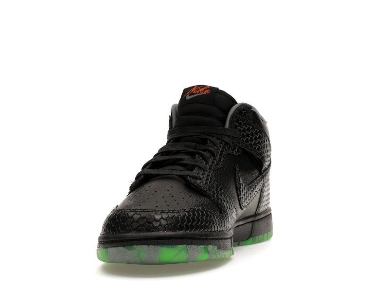 Nike Dunk Mid Premium Halloween Headless Horseman