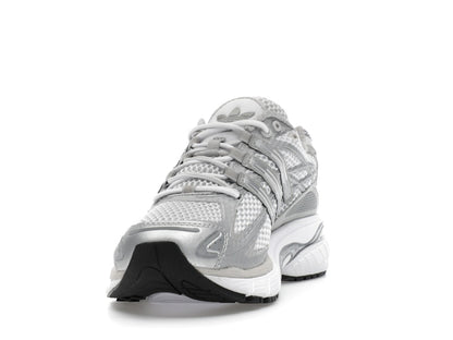 adidas Adistar Cushion Sporty & Rich Grey