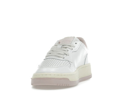 Autry Medalist Leather Low White Powder Pink (Women's)