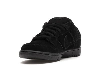 Nike SB Dunk Low Blackout