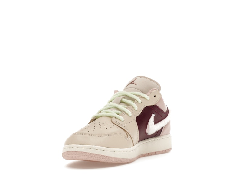 Jordan 1 Low SE Fur Swoosh (GS)