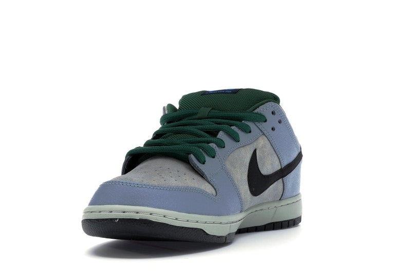 Nike SB Dunk Low Maple Leaf Central Park