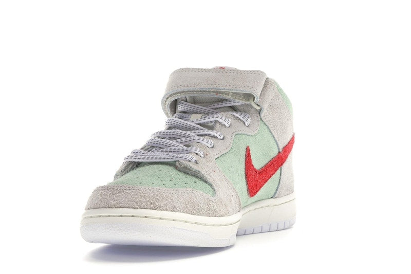 Nike SB Dunk Mid White Widow