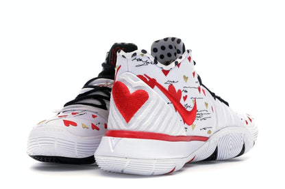 Nike Kyrie 5 Sneaker Room Mom White