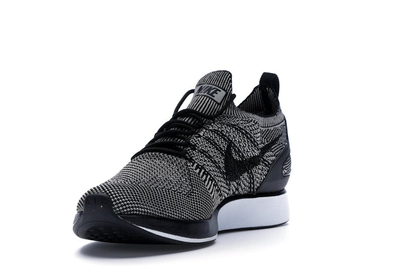 Nike Mariah Flyknit Racer Pale Grey Solar Red