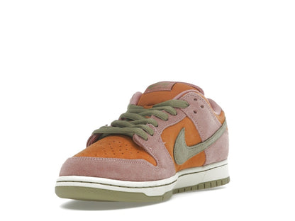 Nike SB Dunk Low Red Stardust