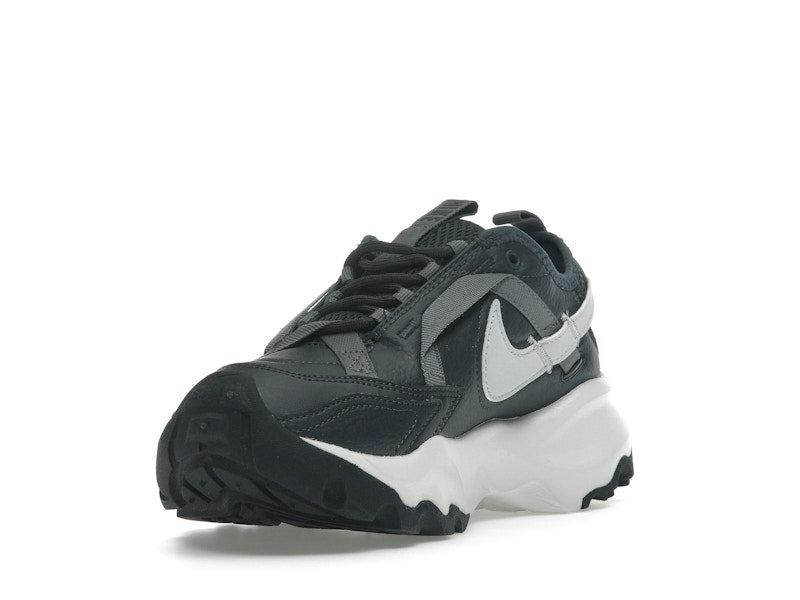 Nike TC 7900 Anthracite Platinum Tint Smoke Grey Metallic Platinum (Women's)