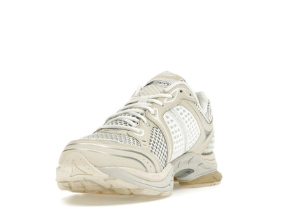 Saucony ProGrid Triumph 4 Highsnobiety Cream