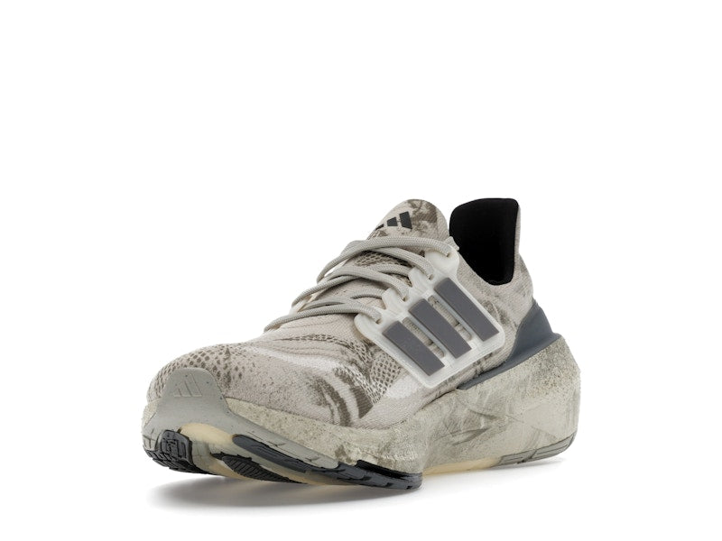 adidas Ultra Boost Light Worn-Out