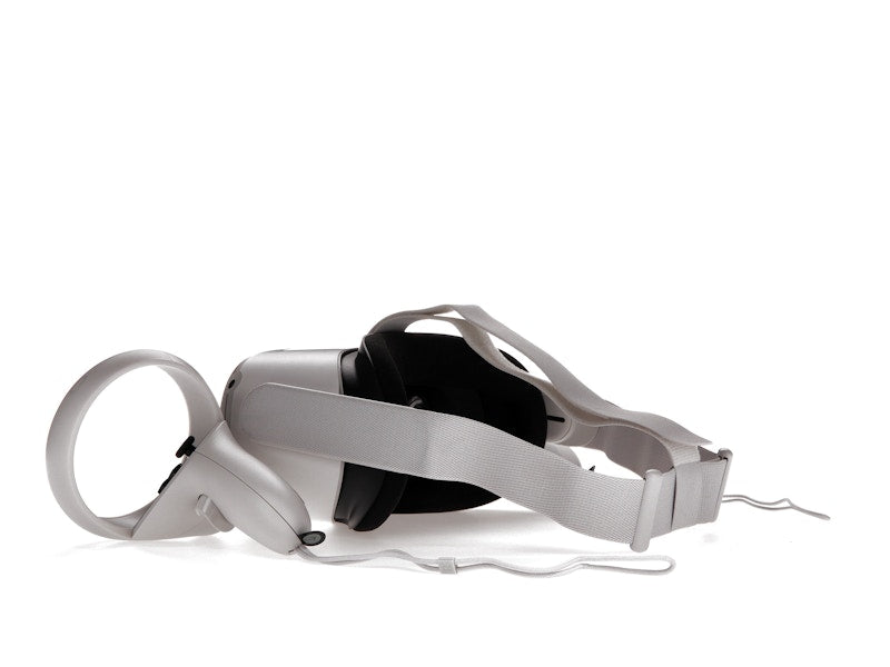 Meta (Oculus) Quest 2 64GB VR Headset (US Plug) 301-00350-01 White