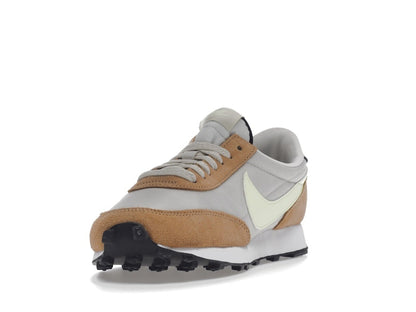 Nike Daybreak Praline Volt (Women's)