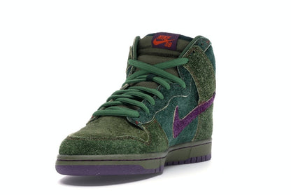 Nike SB Dunk High Skunk 420