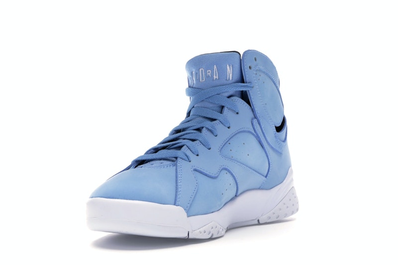 Jordan 7 Retro Pantone