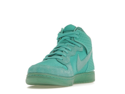 Nike Dunk CMFT Premium Light Retro