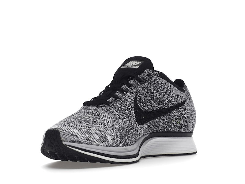 Nike Flyknit Racer Oreo