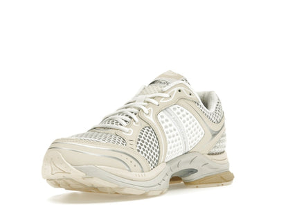 Saucony ProGrid Triumph 4 Highsnobiety Cream
