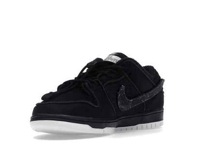 Nike SB Dunk Low Gnarhunters