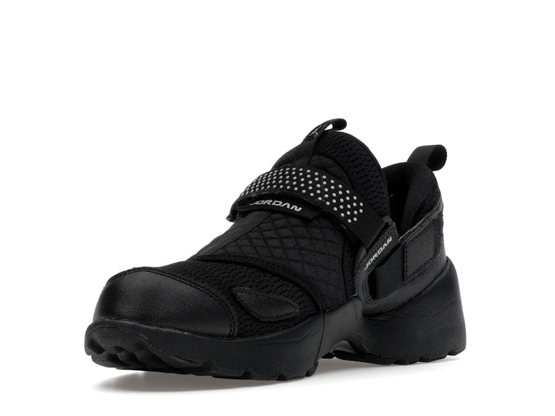 Jordan Trunner LX Triple Black (Women's)