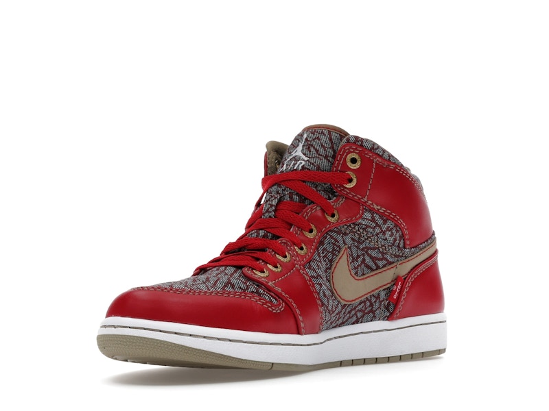 Jordan 1 Retro Levi's (W/ No Pants and T-Shirt)
