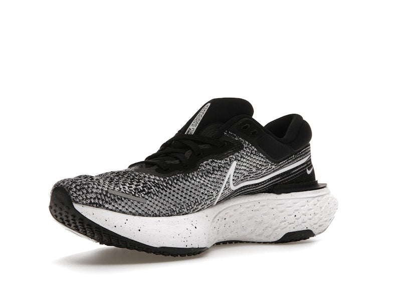 Nike ZoomX Invincible Run Flyknit Oreo