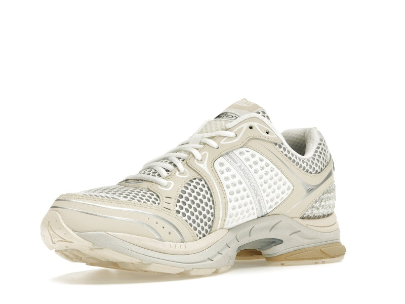 Saucony ProGrid Triumph 4 Highsnobiety Cream