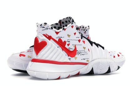 Nike Kyrie 5 Sneaker Room Mom White