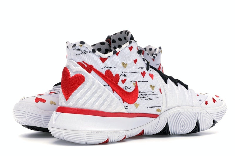 Nike Kyrie 5 Sneaker Room Mom White