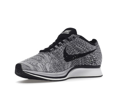 Nike Flyknit Racer Oreo
