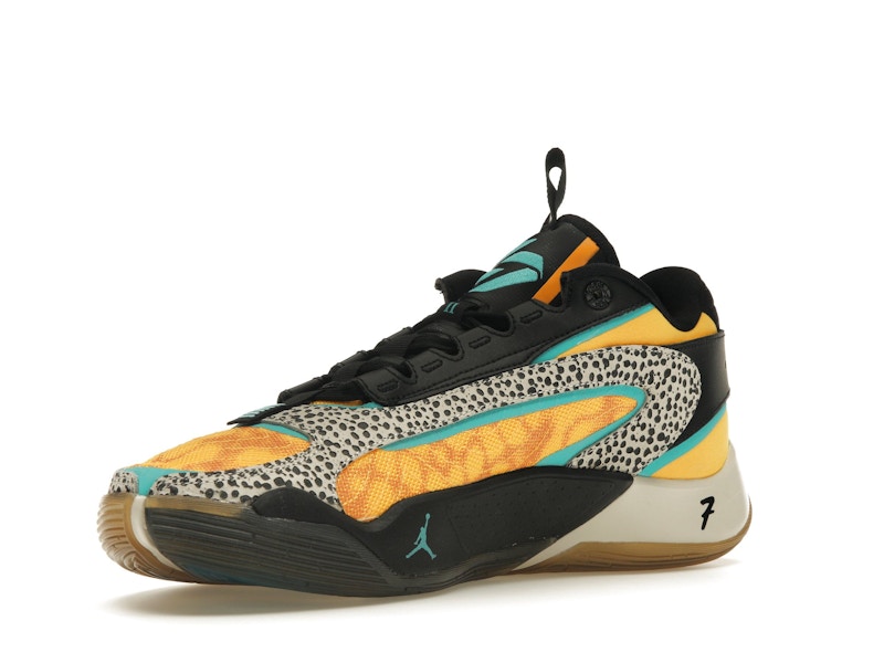 Jordan Luka 2 The Pitch
