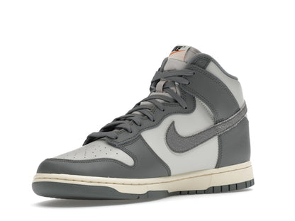 Nike Dunk High Vintage Light Bone Grey