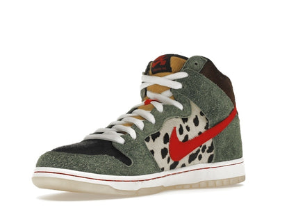 Nike SB Dunk High Dog Walker