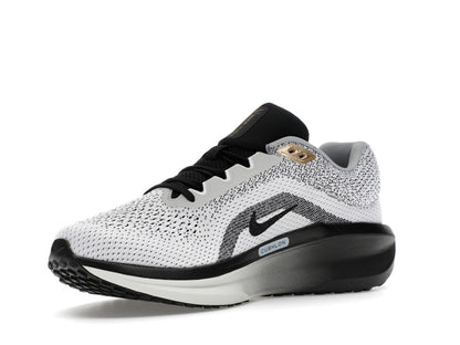 Nike Winflo 11 SE White Metallic Gold Light Smoke Grey Black