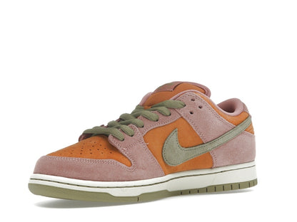 Nike SB Dunk Low Red Stardust