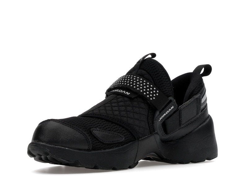 Jordan Trunner LX Triple Black (Women's)