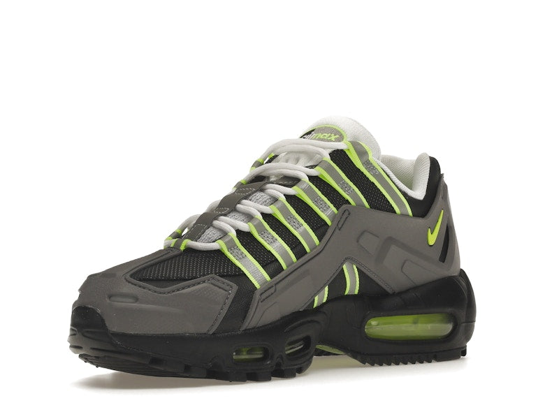 Nike NDSTRKT Air Max 95 Neon