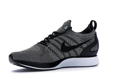 Nike Mariah Flyknit Racer Pale Grey Solar Red