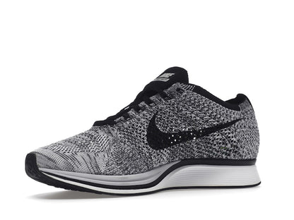 Nike Flyknit Racer Oreo