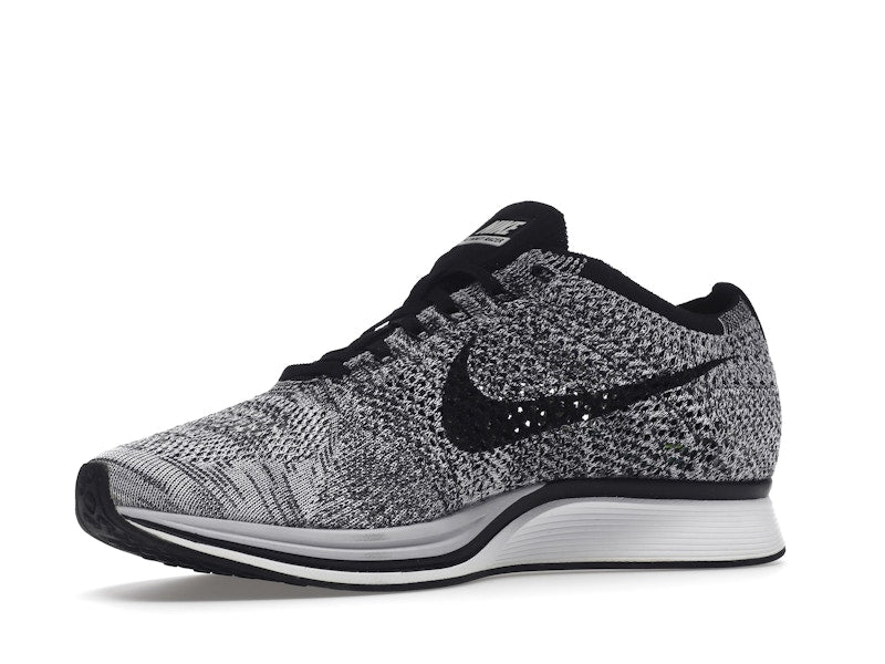 Nike Flyknit Racer Oreo