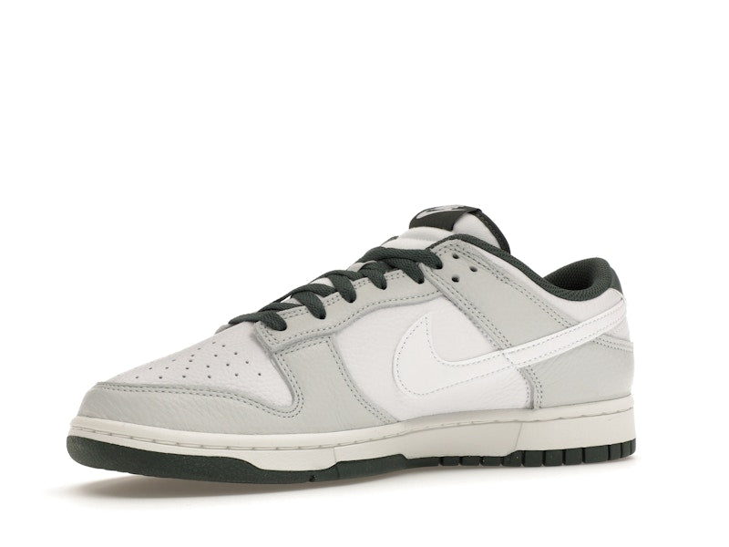 Nike Dunk Low Retro SE Photon Dust Vintage Green