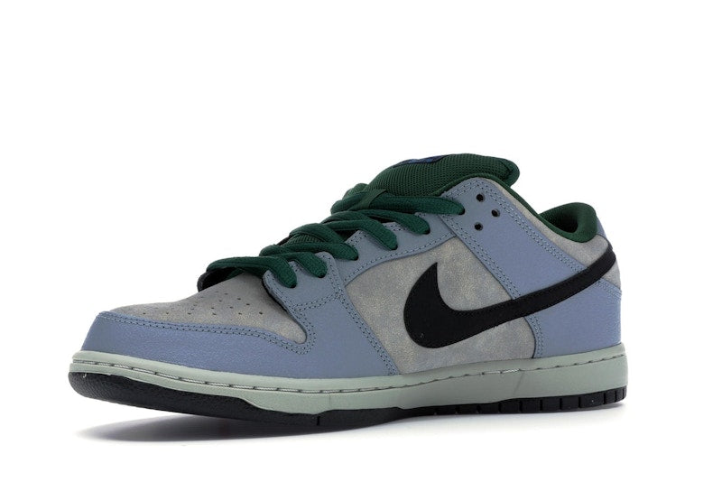 Nike SB Dunk Low Maple Leaf Central Park