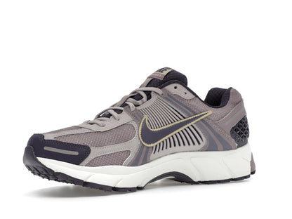 Nike Zoom Vomero 5 Platinum Violet