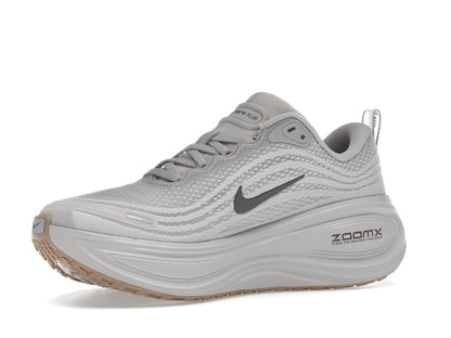Nike Vomero Plus College Grey Light Iron Ore Gum