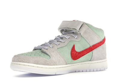Nike SB Dunk Mid White Widow