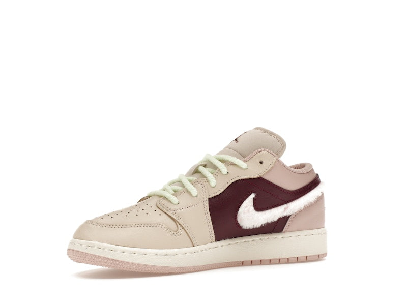 Jordan 1 Low SE Fur Swoosh (GS)