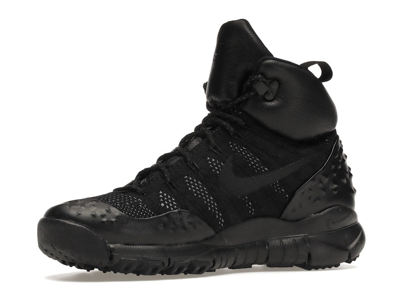 Nike Lupinek Flyknit Triple Black