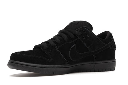 Nike SB Dunk Low Blackout