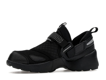 Jordan Trunner LX Triple Black (Women's)